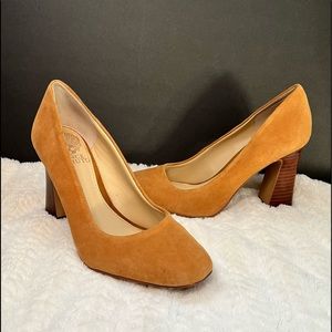 Vince Camuto Mustard Wooden Chunk Heels Sz 6